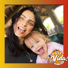 Hoy la de hija de @aislinnderbez...