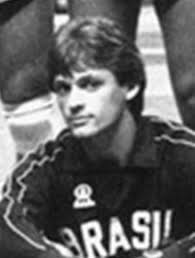 Técnico da seleção brasileira masculina e vencedor da última superliga masculina com o ems/taubaté, renan dal zotto também respondeu a pergunta quais o(a)s cinco. Renan Dal Zotto