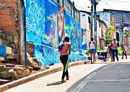 Para envío de cartas, encomiendas o paquetes a santiago de cali, siloe, cali en el estado de valle del cauca siempre se deberá utilizar el código postal 760020. Mural By Tim Lowe 500px Cali Favorite Places Colombia