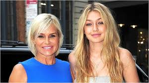 She began her modeling career she was. ÙŠÙˆÙ„Ø§Ù†Ø¯Ø§ Ø­Ø¯ÙŠØ¯ ØªÙƒØ´Ù Ø¹Ù† Ø´ÙƒÙˆÙƒÙ‡Ø§ Ø­ÙˆÙ„ Ù…ÙŠÙˆÙ„ Ø§Ø¨Ù†ØªÙ‡Ø§ Ø¬ÙŠØ¬ÙŠ Ø§Ù„Ø¬Ù†Ø³ÙŠØ© ÙÙŠ ØµØºØ±Ù‡Ø§ Ø§Ù„Ø¨ÙˆØ§Ø¨Ø©