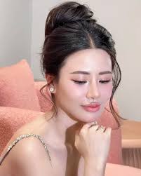 កាលពីក្មេងចង់ឆាប់ចាស់ ដល់ចូលក្បែរសាម ខំណាស់ចង់ក្មេងវិញ 🤣 , MUA: Mu Zu Make  Up, Hairstyle: Chantrea