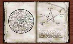 Grimoire Bir Kara Buyu Kitabi Icerik Kara Buyu Golgeler Kitabi Kitap