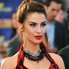 You have to be this tall to ride the ride 📏 😂 Find out why being above 6  feet wasn't exactly the best trait for a #90210 guy New recap out NOW!!