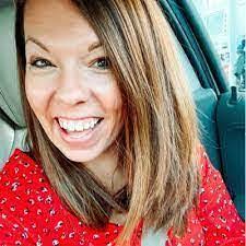 Stacie Cotton's Instagram, Twitter & Facebook