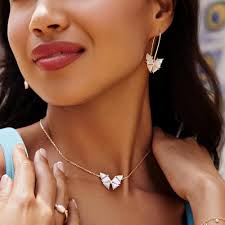 Amazon.com: Kendra Scott Leighton 14k Gold-Plated Brass Pearl Band Ring in  White Pearl, Fashion Jewelry for Women, Size 6: Clothing, Shoes & Jewelry