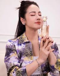 Laura Sunshine Nhật Kim Anh