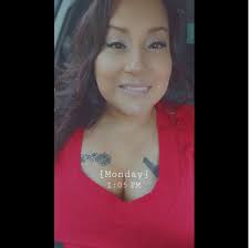 Who is a good curly girl stylist in the Tomball area?