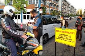 Katanya, pihaknya sudah menghubungi pasukan unit forensik ibu pejabat polis kontingen kedah dan unit anjing pengesan (k9) yang menjalankan siasatan di tempat kejadian, semalam dengan bantuan imam masjid terbabit. The Irony Kedah Police Issue Summons To Other Policemen Netizens Impressed News Rojak Daily