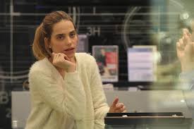 מצד אחד, רותם סלע נהנית להתחבא מאחורי תדמית הפין אפ גירל שלה (אני פאקינג ממותגת בתור בייב, הרבה בנות היו רוצות את זה). ×¨××ª× ×¡××¢ × ××¦×¦×ª