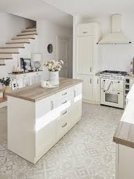 Dann schau dir unbedingt die neue inspiration von ikea an. Offene Kuche So Gestalten Sie Ihre Traumkuche Westwing