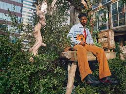 There was a seventies revival vibe to gucci's big unveil at baselworld, a completely fresh collection of unisex timepieces named grip. A Symbol For The New Era Gucci Off The Grid Is Alessandro Michele S First Step Toward Circularity Vogue