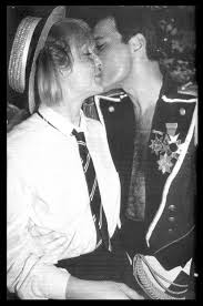 Freddie Mercury Y Mary Austin 1 Baker Street Mary Austin Freddie Mercury Queen Freddie Mercury Freddie Mercury