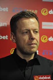 Robin Hull joutui taipumaan Ronnie O´Sullivanille 4-10