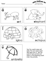 The vowels worksheets itñññs easy with kiz phonics we offer carefully designed phonics worksheets, games, videos and flash cards you will find on our site. Vowels