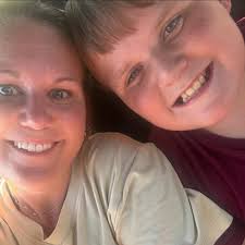 What are some good dentists in Bowling Green that specialize in veneers,  implants, and quick fixes with payment plans?