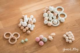 Holzperlen und glöckchen an einer schnur sehen nicht nur gut aus, sondern sind für dein. Bauanleitung Fur Einen Diy Holz Spielbogen Im Skandinavischen Stil Youdid