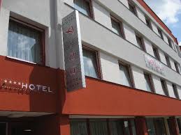 May 01, 2021 · ob ihr ein hostel oder ein hotel auf eure reise bucht, hängt von euren reiseplänen ab. Das Hotel Von Aussen Picture Of Hotel Aida Prague Tripadvisor
