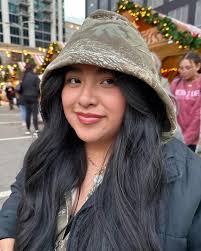 Elizabeth (@elizabeth.lora) • Instagram photos and videos