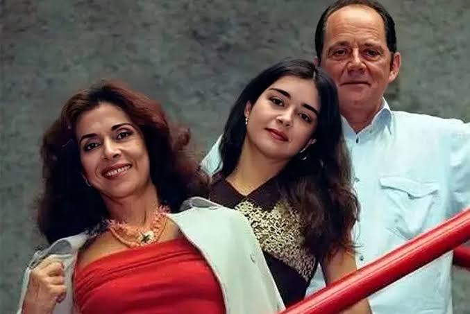 Alexandra Marzo detona a mãe, Betty Faria, e chama atriz de tóxica: ' Sociopata'
