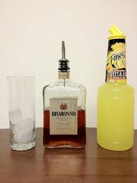 How To Make An Amaretto Sour Recipe Amaretto Drinks Amaretto Sour Drinks Alcohol Recipes