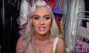 Disney Cast Member Saves the Day for Stage 4 Cancer Patient at Star Wars  Area