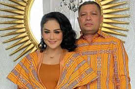 Just relax, don't need to make a big deal of it. Always Attach A Body For Her Husband Who Is Often Blasphemed Krisdayanti Archyde