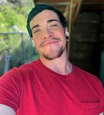 Helloooooo RockVillains! 🤘🏻 I just wanted to say that this is my bestie  and I's first Rockville & first ever festival! We flew over from the UK  just for it and I