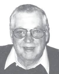 Almont football wins district; remains undefeated