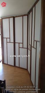 Suspendu Au Plafond Et Sans Rail Au Sol Le Panneau Coulissant Est Une Solution De Cloisonnement Interieur Totalemen Cloison Amovible Cloison Cloison Japonaise