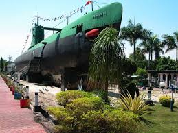 Faslitilas di sini sudah sangat lengkap, anda dan keluarga dapat. Monumen Kapal Selam Surabaya Kebanggaan Pada Masanya Hari Libur Nasional