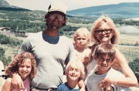 They weren't in a movie together. Kurt Russell Goldie Hawn Make An Unexpected Announcement