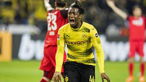 Born 2 october 1993) is a belgian professional footballer who plays as a striker for premier league club crystal palace, on loan from chelsea, and the belgian national team. Bundesliga Michy Batshuayi On Life At Borussia Dortmund Playing In The Bundesliga And More