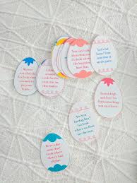 Free printable Easter scavenger hunt clues for kids and tweens - Merriment  Design