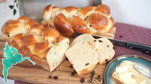Einfacher Hefezopf Nach Omas Rezept Rosinen Stuten Selber Machen Kuchenfee Youtube Hefezopf Omas Rezepte Rezepte
