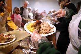 Celebrities serve thanksgiving dinner to homeless people in la. Homeless Shelter Puts On A Special Thanksgiving Dinner We Re All Here So Why Not Help Each Other Out Chicago Tribune