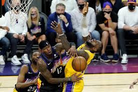 前一戰因腹股溝傷勢缺陣的anthony davis今天先發上場，但只打不到半節就再次傷退，而太陽在他上場時已經開火，devin booker更從一開賽就全力飆分，率太陽一路領先終場擊敗湖人，也送給lbj生涯最差的一次季後賽之旅。 標籤:2021nbaplayoffs, 鳳凰城太陽, devinbooker, chrispaul, anthonydavis, lebronjames 18lqt9cqfyktxm