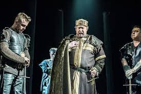 Akcja serialu rozgrywa się głównie we wrocławiu, gdzie w większości mieszkają główni bohaterowie oraz w wiosce wadlewo (gajków, ratowice), niedaleko wrocławia. 5zdntnhobmfwlm