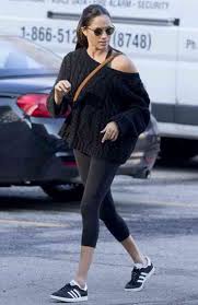 Property tycoon who posed with the stars forfeits £10m investigators say came from money laundering for gangsters. 20 ØµÙˆØ± Ø³Ø§Ø®Ù†Ø© Ù…Ù† Ù…ÙŠØºØ§Ù† Ù…Ø§Ø±ÙƒÙ„ ØªØ­ØªØ§Ø¬ Ø¥Ù„Ù‰ Ø±Ø¤ÙŠØ© ÙˆØ³Ø§Ø¦Ù„ Ø§Ù„ØªØ±ÙÙŠÙ‡ Ù†ØµØ§Ø¦Ø­ ÙˆÙ…Ø¹Ù„ÙˆÙ…Ø§Øª Ù…ÙÙŠØ¯Ø© Ø­ÙˆÙ„ Ø§Ù„Ø¹Ù„Ø§Ù‚Ø§Øª ÙˆØ§Ù„Ø²ÙˆØ§Ø¬