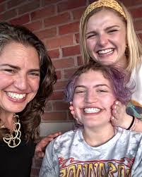 Sabrina Devault's Instagram, Twitter & Facebook