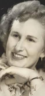 Etta Boyer's Instagram, Twitter & Facebook