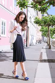 Black And White Pleated Midi Skirt Sunday Steal And Vintage Pleated Midi Skirt Brunette From Wall Street Pleated Midi Skirt Fashion Elegant Outfit