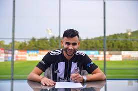 تحصل الدولي الجزائري رشيد غزال,، على تكريم شخصي من طرف رئيس تركيا، رجب طيب أردوغان، بمناسبة تتويج بشيكتاش بالدوري والكأس. Ø§Ù„Ø¬Ø²Ø§Ø¦Ø±ÙŠ Ø±Ø´ÙŠØ¯ ØºØ²Ø§Ù„ ÙŠØ¹Ø§Ø± Ø¥Ù„Ù‰ Ø¨Ø´ÙŠÙƒØªØ§Ø´