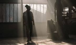 Youssoupha a envoyé une superbe vidéo pour annoncer de son prochain album, neptune terminus, qui sera disponible le 19 mars 2021. Youssoupha A Termine Son Prochain Album