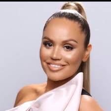 Kaylee Guy (@eccentric_mo)