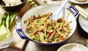 Die Grossen Austernpilze Zusammen Mit Frischem Ingwer Zwiebeln Und Chinakohl Im Wok Anbraten Fur Die Notige Sch Rezepte Austernpilze Rezept Lebensmittel Essen