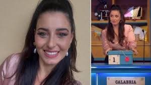 Chi è Francesca, la vincitrice di 300mila euro ad Affari Tuoi è stata  ra...Altro