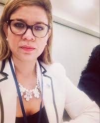 Jennifer Arends's Instagram, Twitter & Facebook