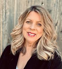 Karen Bainter's Instagram, Twitter & Facebook