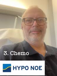 Heute ist es wieder soweit. Die dritte Chemotherapie im AKH. Im Outfit der  HYPO NOE zum Erfolg! 👍
