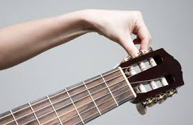 Die tiefe e seite stimmen,muss ich dann im 5. Leicht Gemacht Gitarre Stimmen Fur Einsteiger Musikmachen